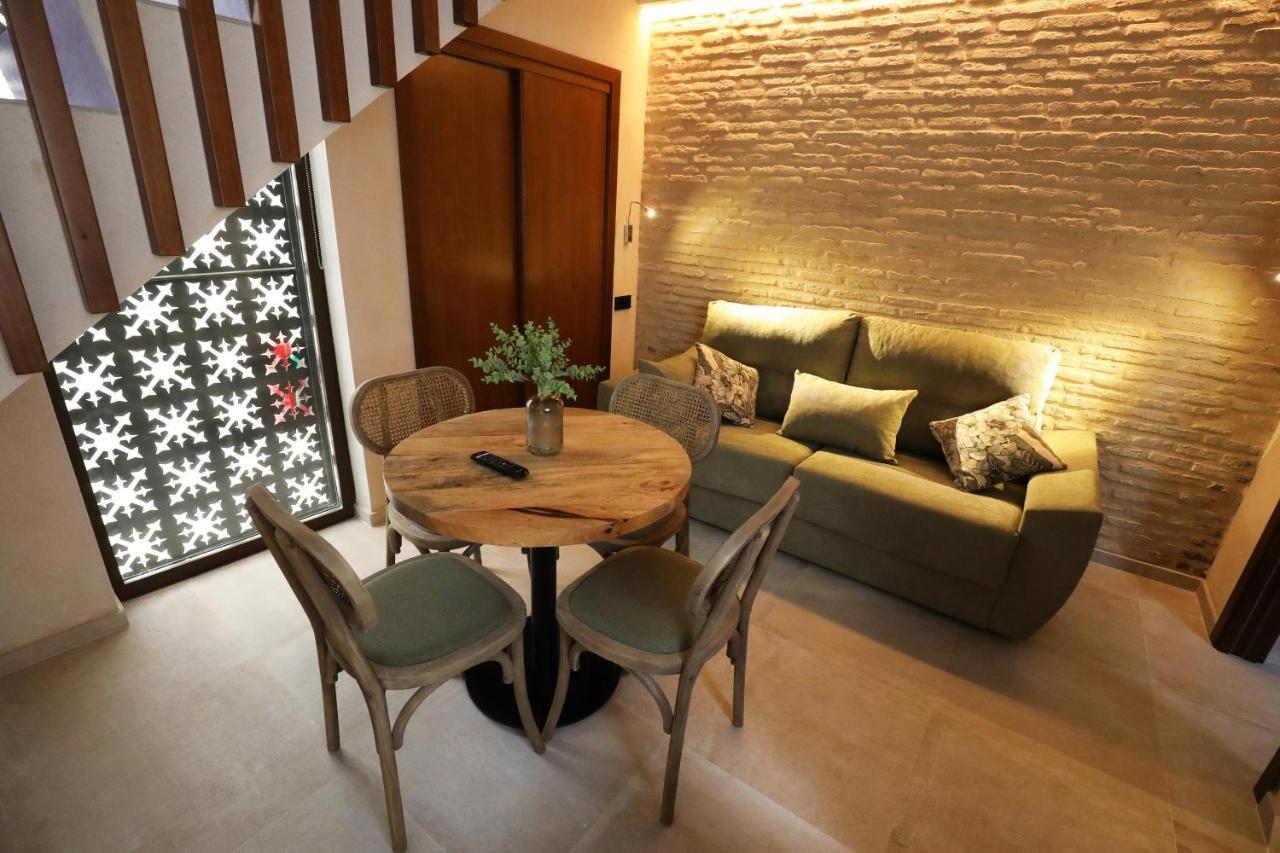 Casa Senorial Del Siglo XVIII Aparthotel เซบีญา ภายนอก รูปภาพ