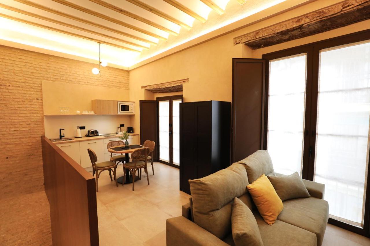Casa Senorial Del Siglo XVIII Aparthotel เซบีญา ภายนอก รูปภาพ