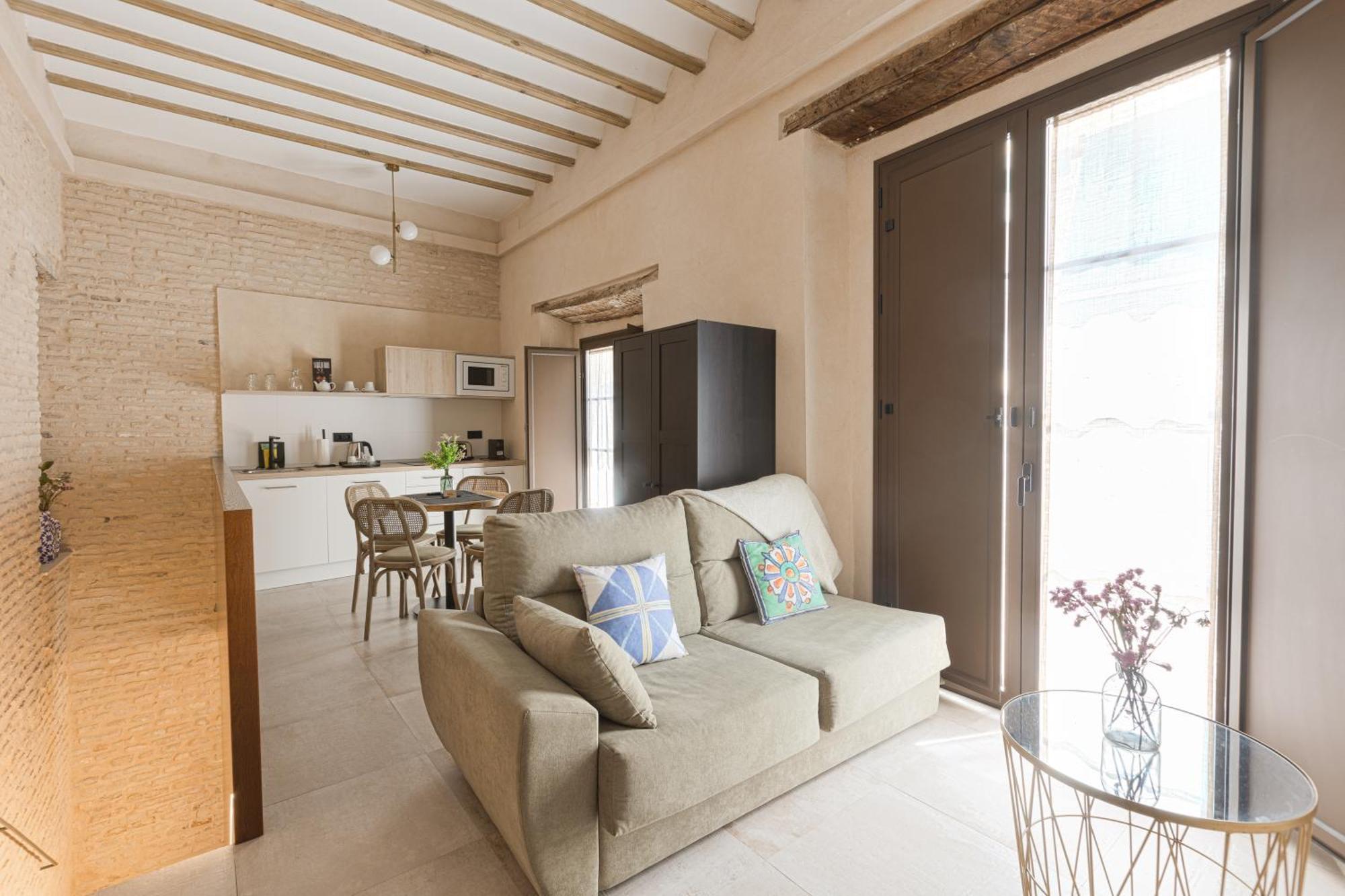 Casa Senorial Del Siglo XVIII Aparthotel เซบีญา ภายนอก รูปภาพ